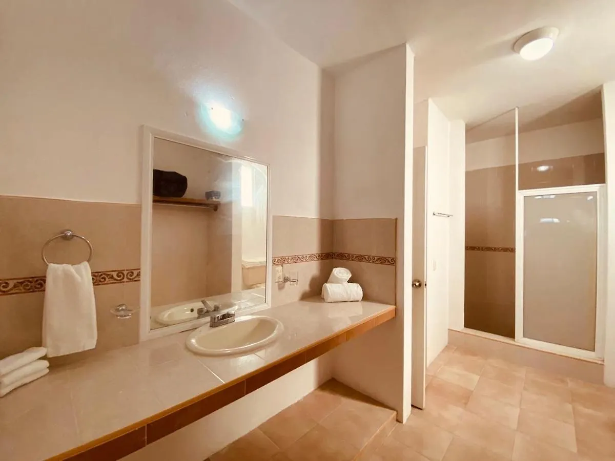 Отель Kin Mansion Beach Пуэрто-Морелос 3*,  Мексика